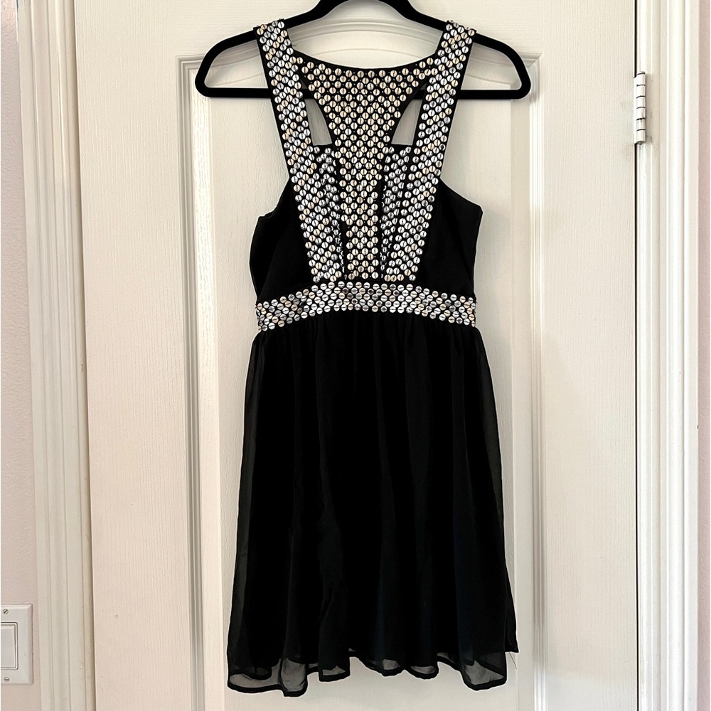 Quin- Black mini dress